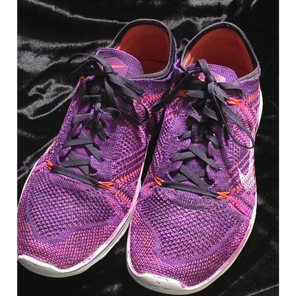Nike Free TR Flyknit Sneakers Hyper Violet 7 Lace-Up Running Shoes Athleisure - Picture 1 of 9